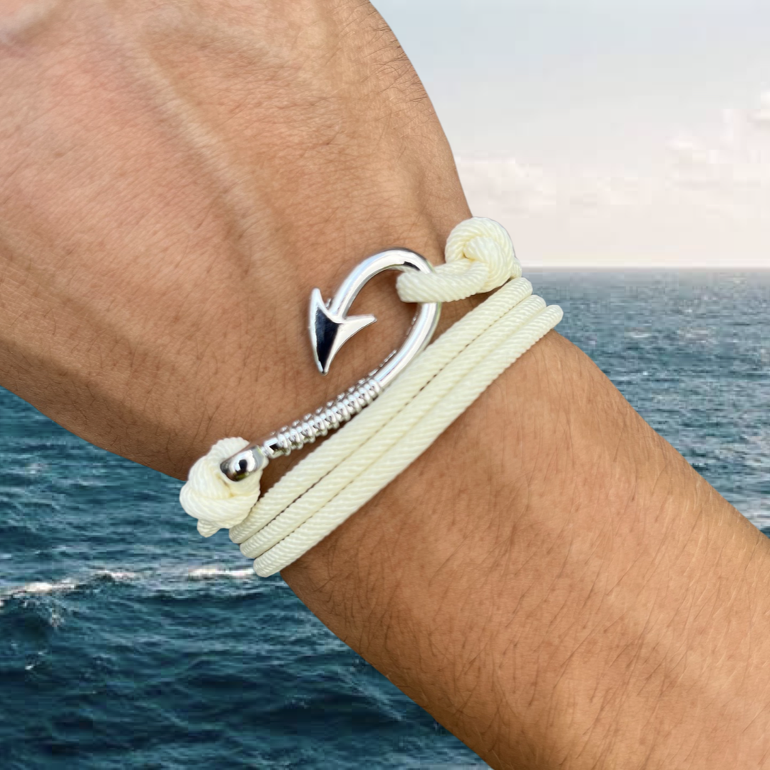 PULSERA GARFIO "WHITE CORAL"