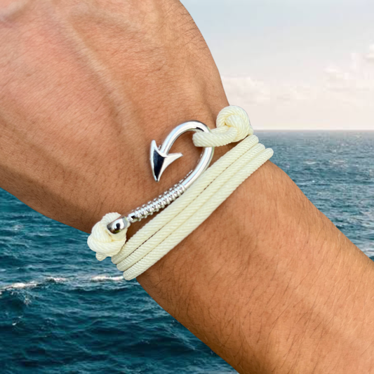 PULSERA GARFIO "WHITE CORAL"